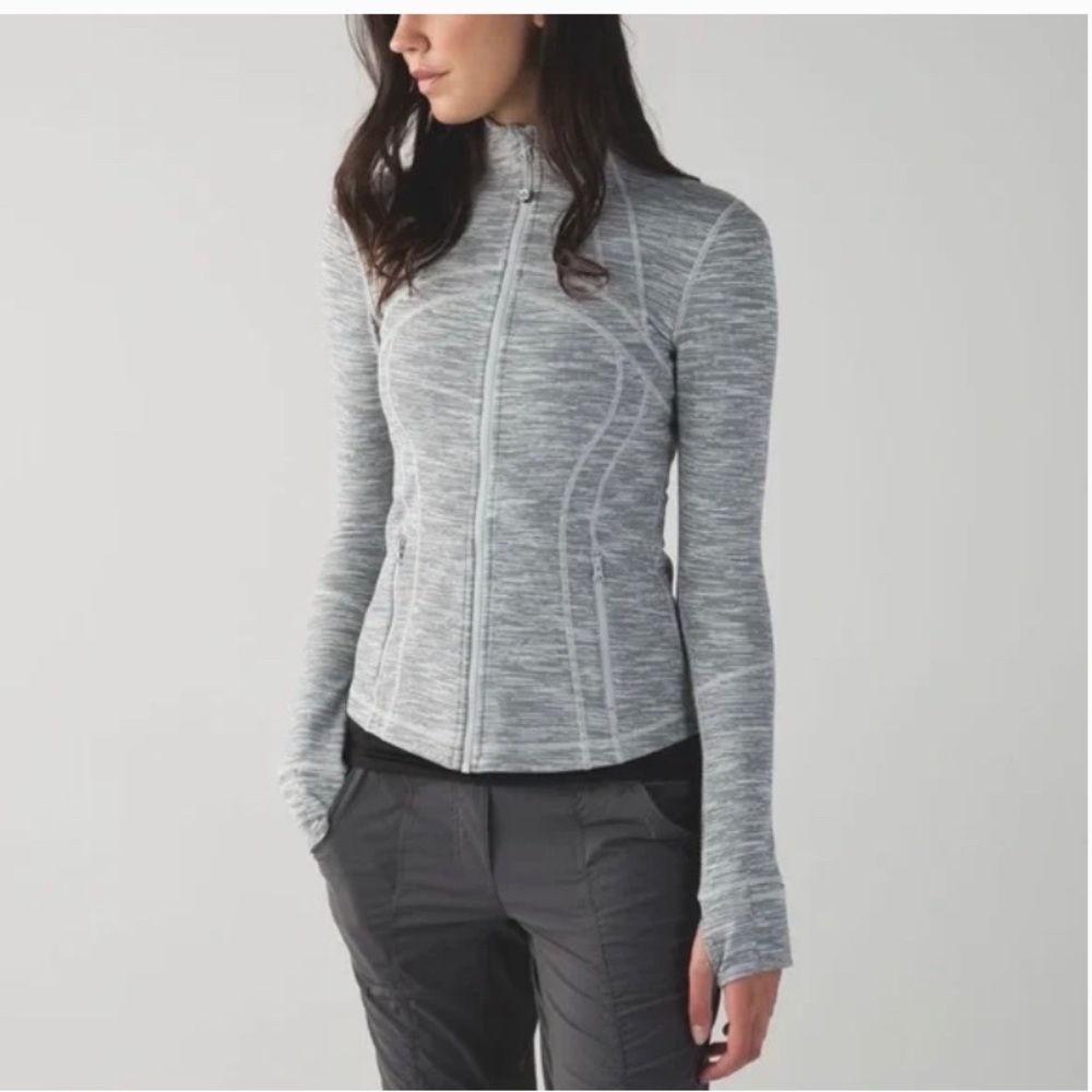 Lululemon Define Jacket like new Wee are from space ice grey alpine white Size 4